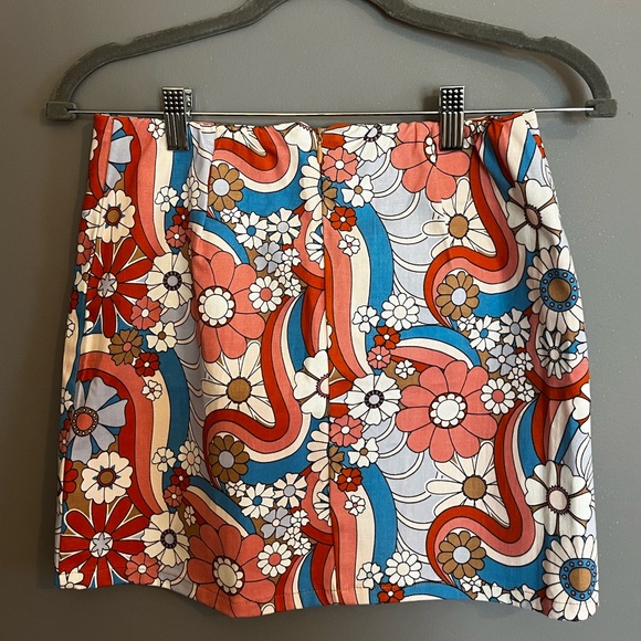 Printed Mini Skirt - Picture 2 of 3